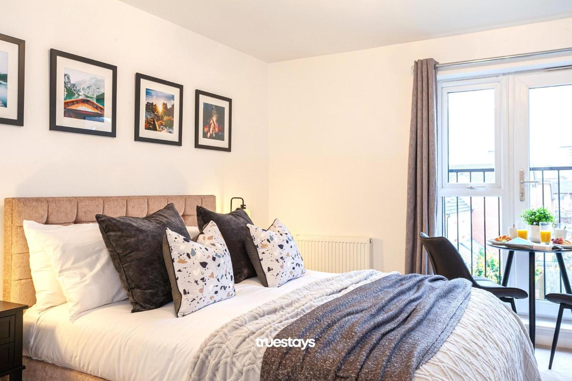 Ambassador House By Truestays - Luxury 4 Bedroom House In Stoke-On-Trent Etruria Exterior foto